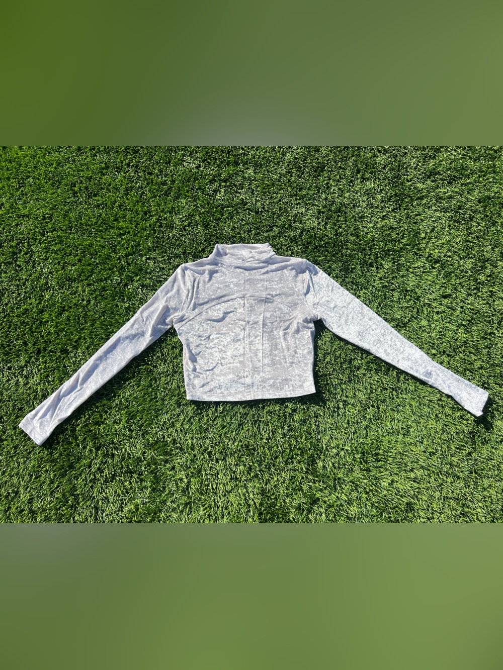 Source Unknown Silver Cropped Long Sleeve Turtleneck Top